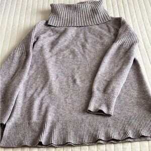 Time and Tru Size: S (4-6) - Tunic style long sleeved turtle neck sweater.